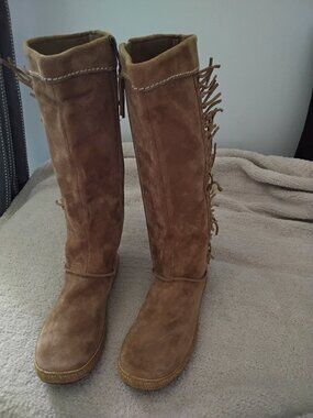 UGG MAMMOTH FRINGE BOOT size 10
